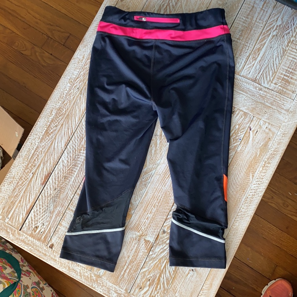 π Fila Colorful Sexy Capris - small π - Picture 2 of 10